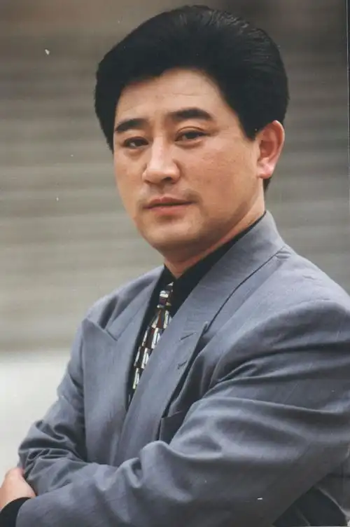 中央电视台主持人--宫柏超