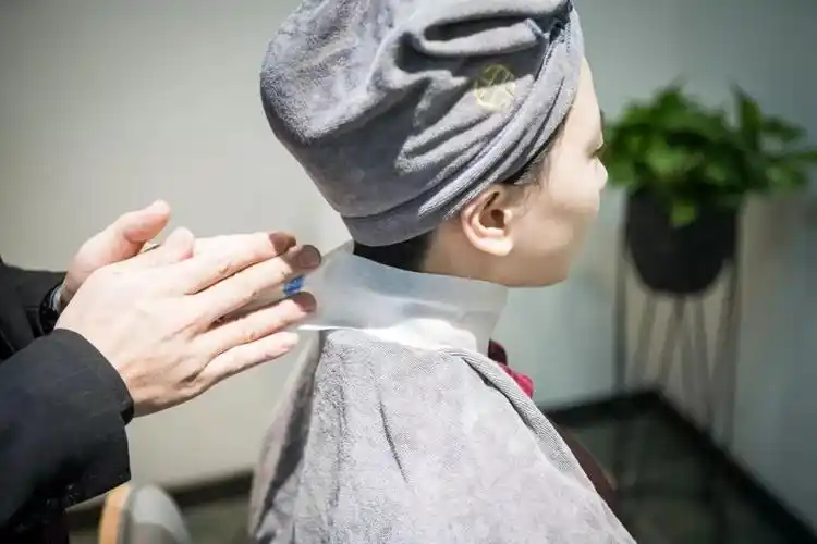 一个不少温暖的水打湿头发普通的洗头也变成了享受来到根style其实