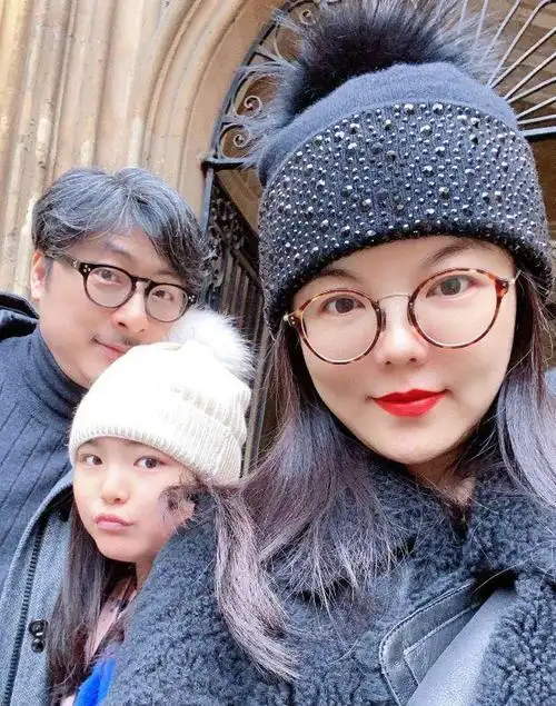 王诗龄获学校设计奖学金,曾说过想上牛津大学,李湘发文恭喜女儿|何炅
