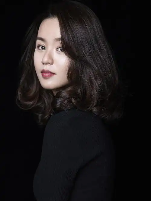 女士经典肖像丨优雅知性的气质永远令人着迷|摄影|人像摄影|光本朔