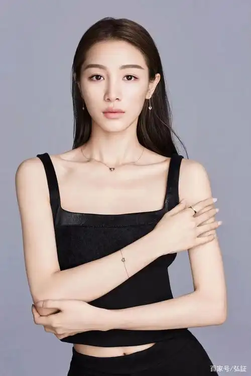 张楠,原名张南,1997年6月27日出生于辽宁省大连市,毕业于大连模特艺术