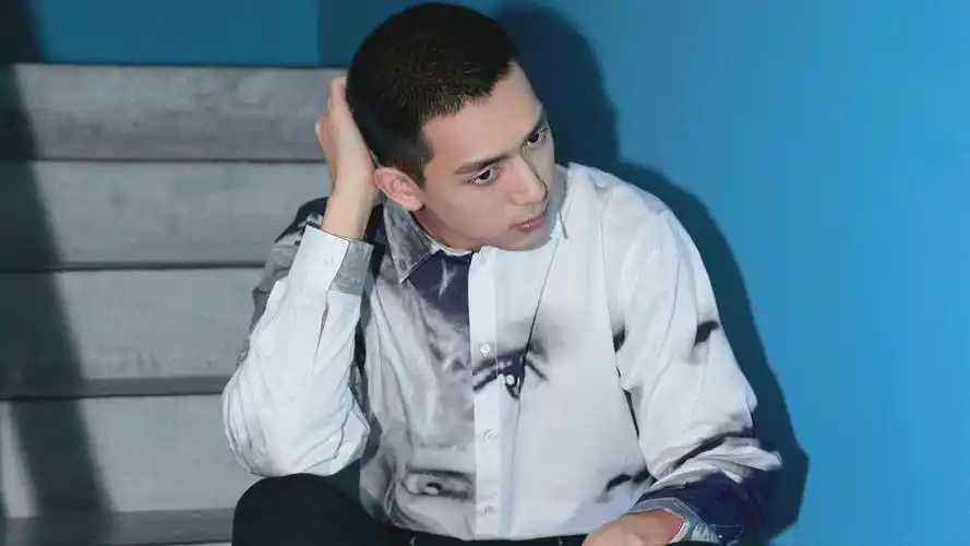 李现寸头个性帅气写真,高清壁纸图片,大陆明星-回车桌面