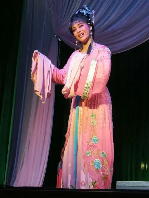 温岭三团_小旦石莲莲舞台剧照