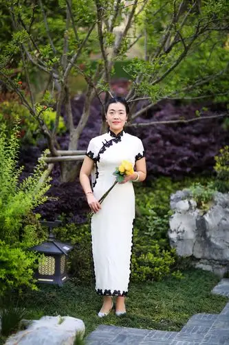 你是人间四月天——金枝旗袍社第22场建发泱著行 - 美篇