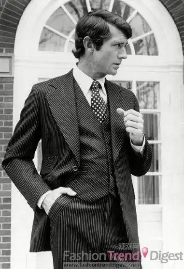 9.骑马外套   1750年和1830年之间,骑马服装流行英国裁缝的制作中.