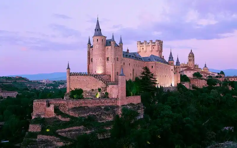 简单调色,暗调咖啡色,城市惊艳冷色,哥特式恐怖场景暗黑城堡