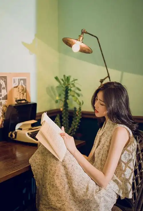 性感文艺美女私房撩人写真图片