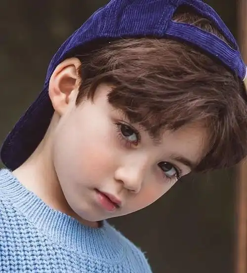 韩国5岁混血男孩因太帅迷倒无数人网友还是混血基因好