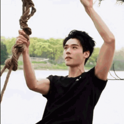 腹肌看腻了.看点别的吧.—#龚俊#@龚俊simon@龚俊工作室官微龚俊超话