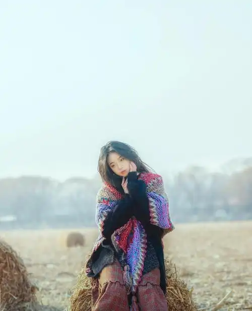 任思绪徘徊在踽踽独行的路上