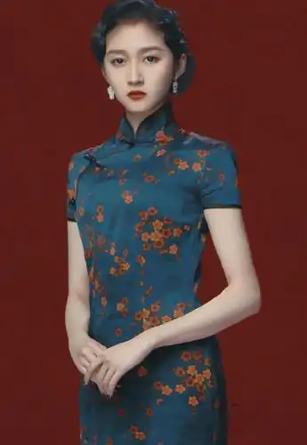 关晓彤真乃人间绝色,这旗袍都短到大腿根了也不穿安全裤,太惹眼