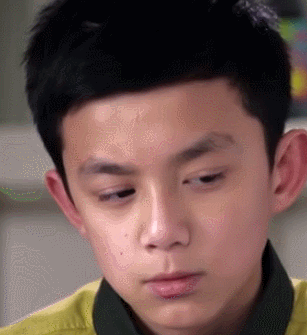 吴磊委屈严肃面无表情gif动图_动态图_表情包下载_soogif