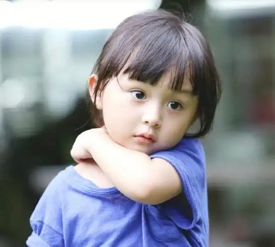 两岁出道年入百万,因太漂亮被禁止整容,如今的刘楚恬怎样了?