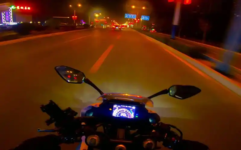 sr250夜晚城市骑行