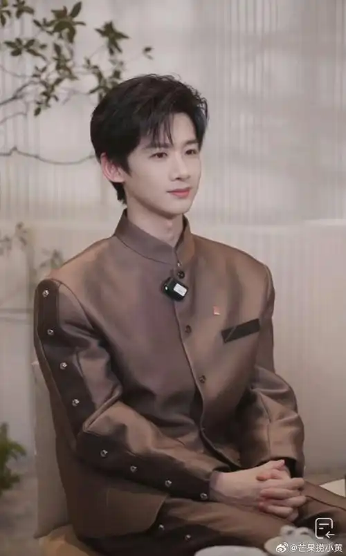 白敬亭新中式西装造型##白敬亭好男大