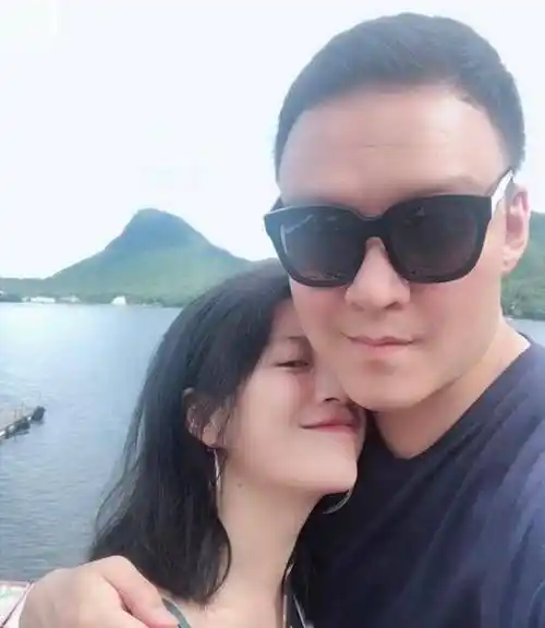 好声音没夺冠,却嫁给爱奇艺副总裁,34岁成了人生赢家_李嘉格_车澈