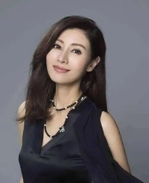一代女神李嘉欣!她到底有多美?