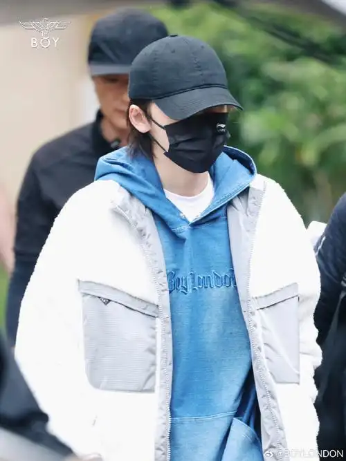 少年团-宋亚轩in boylondon  活力少年上身秀场同款,私服取向大狙击