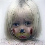 小丑头像半边哭半边笑似哭似笑的小丑流泪着微笑头像