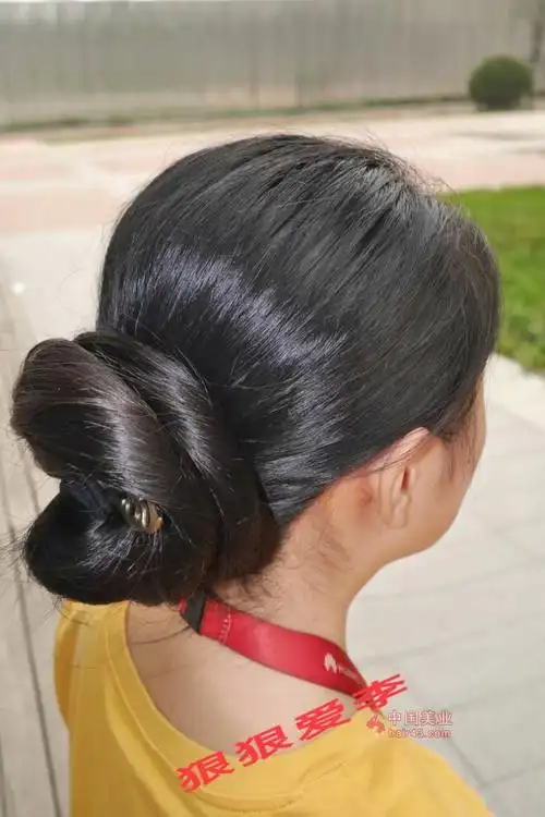 小区中剪去大姐1.1米丰厚极品长发-狠狠爱李3970