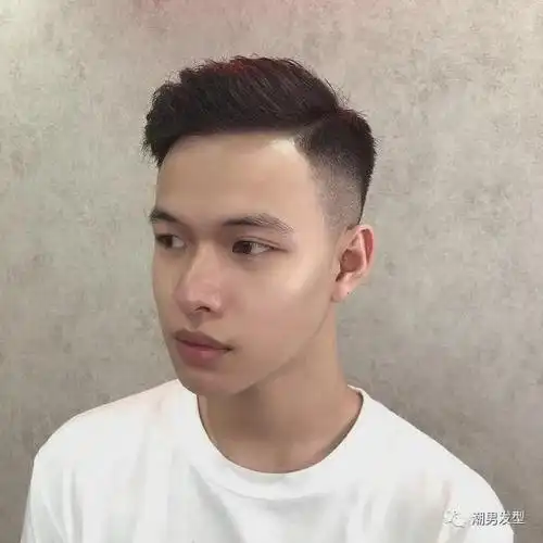还在纠结剪什么发型吗2020年流行的4款男生发型参考