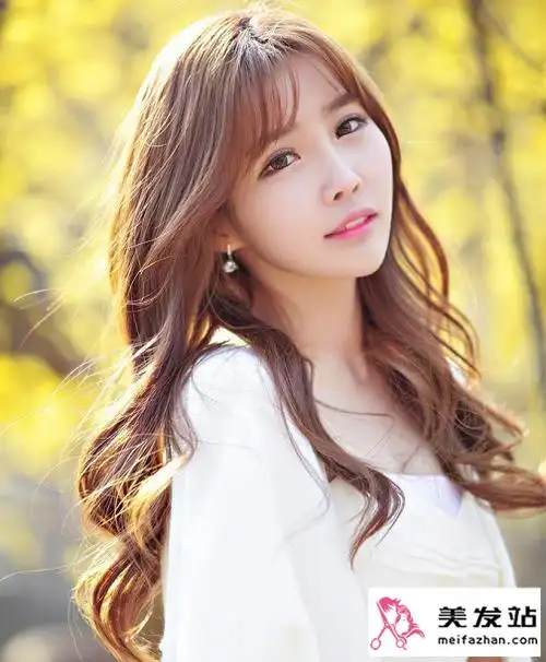 女神都爱烫卷发女生流行韩式烫发卷发发型大全