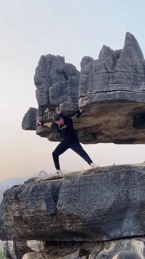 男人就要扛起一座山