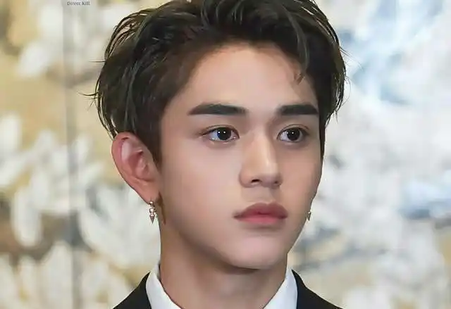 其实黄旭熙在节目里都是笑容满面的模样,虽然显得很有亲和力,却因为