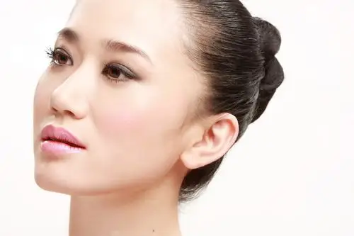 司光敏写真图片_美女明星_美桌网