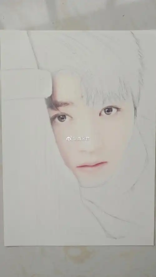 彩铅#凯源[超话]##王俊凯#给一位小伙伴画的俊凯,这张造型也太撩人了.