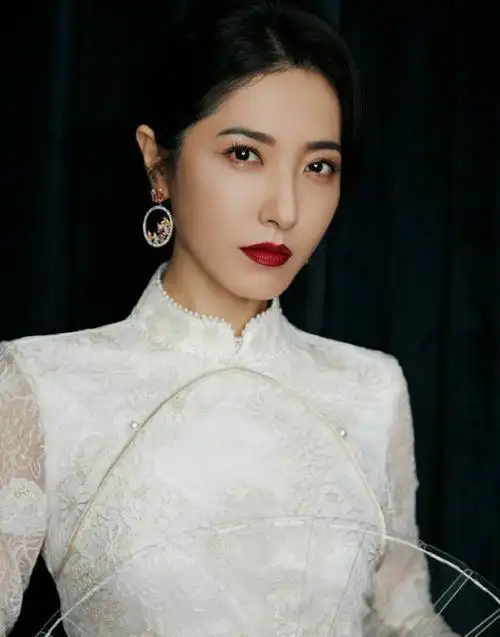 被称为"马脸"的长脸,这几位明星能扛住,又美又飒_网易订阅