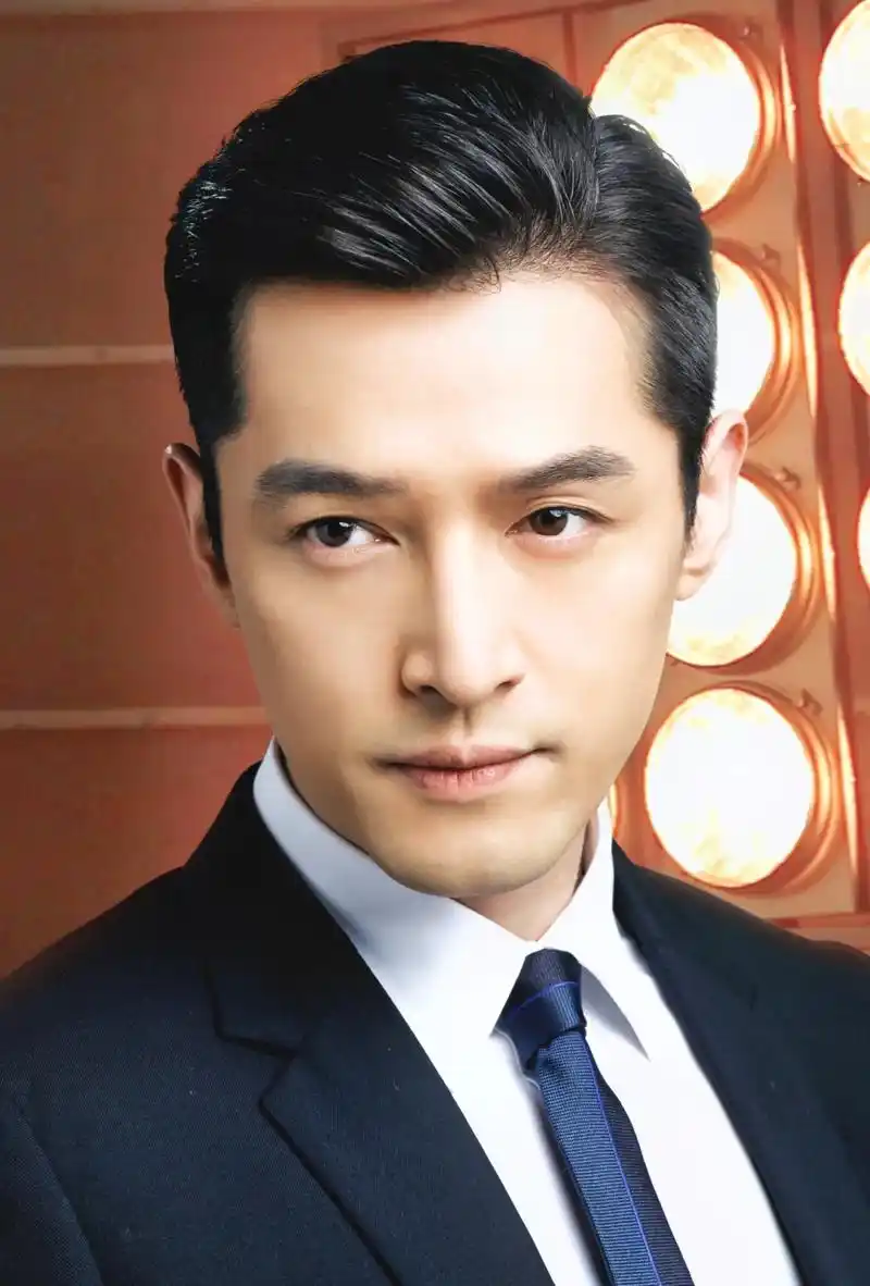 胡歌面相分析.整体脸型修长,同时185身高,入木形人行局之正 - 抖音