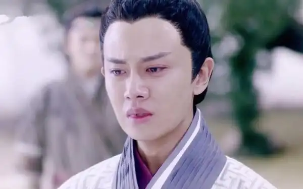 古装剧中男星的哭戏,罗云熙帅气,邓伦逼真,而他一滴泪造就经典