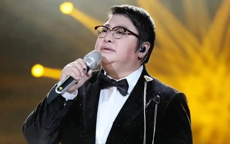 韩红首次讲出和赵薇的关系,真的是让人意外,大家都没有猜到!