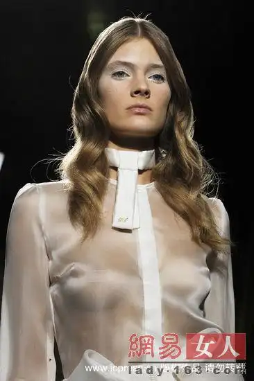 米兰春夏时装周;品牌:francesco scognamiglio 黑色透视——最有诱惑