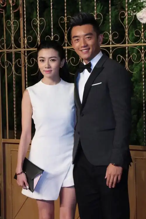 再看郑恺和程晓玥,才明白为什么郑恺最终娶了苗苗)