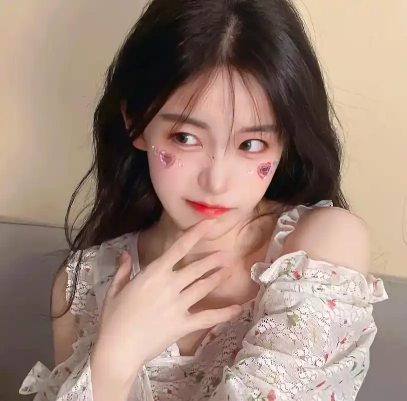 纯欲女头.#绝美纯欲女生头像 - 抖音