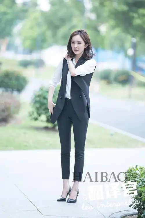 杨幂《翻译官》里示范得不止是ol风!穿搭易驾驭同款好get,最全解析戳!