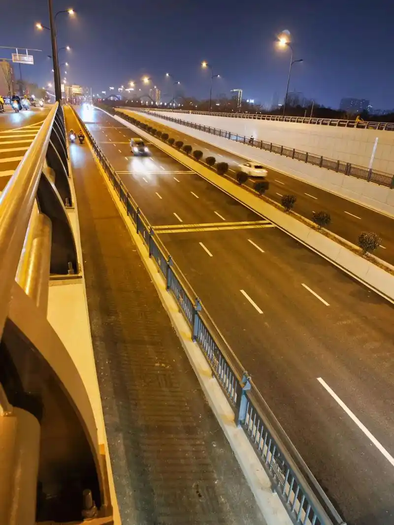 城市的夜晚 #夜景91 #吹吹风散散心 #放空自己 夜深 - 抖音