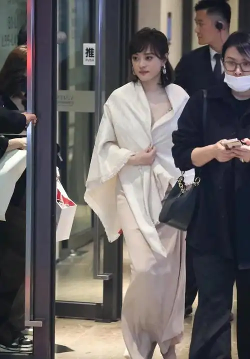 吃素真能让人变美张静初断崖式衰老网友评论学学隔壁孙俪吧