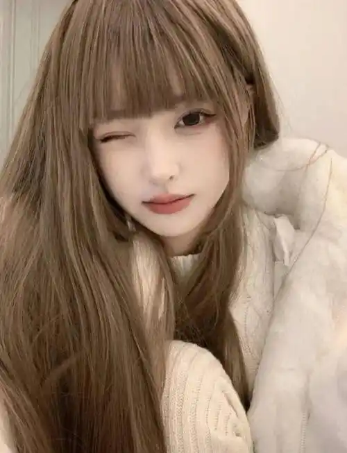 混血感浅棕色副调带着一点如梦幻雾感奶茶棕整体棕调为主奶茶棕|百搭