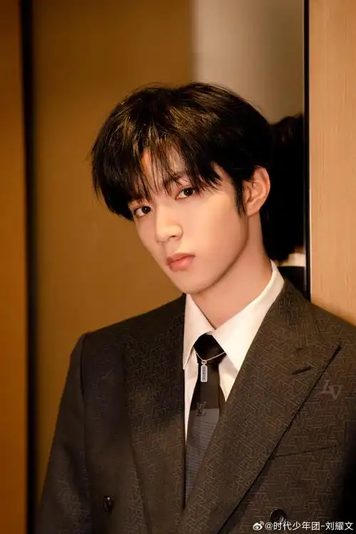 青年演员刘耀文##刘耀文炫迈品牌全球代言人