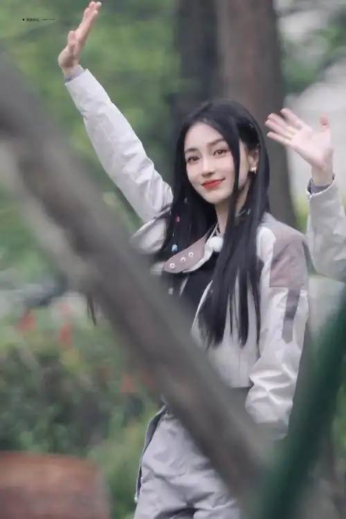 杨颖奔跑吧双马尾编发剧照##angelababy奔跑吧编发剧照