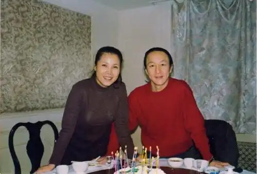 52岁田震丈夫,背景大到不像话,难怪20年来生不出孩子也不放手