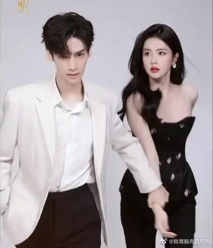 罗云熙霸总式牵手#罗云熙霸总式牵白鹿,这白西装的霸总和他的闹破气