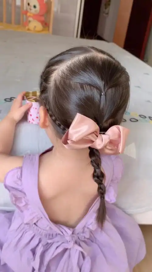 小女孩低马尾发型甜美淑女气质编发