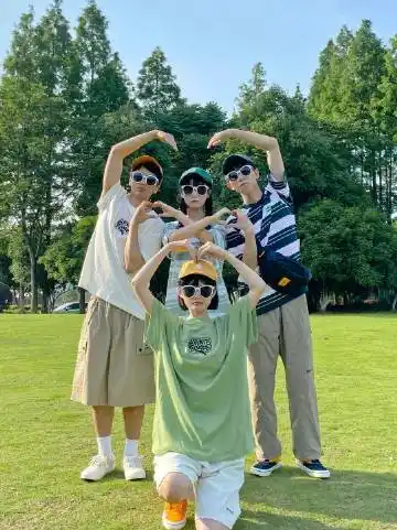 91宿舍多人毕业照拍照姿势大解锁99日常/毕业照/沙雕cr : 啊茂