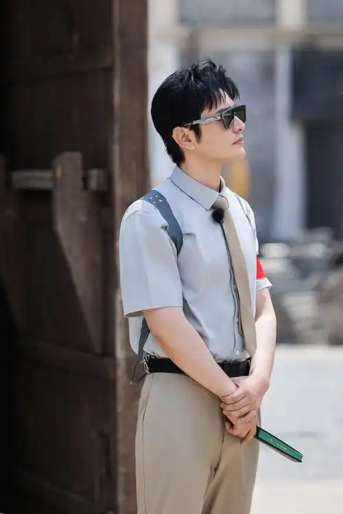 黄晓明开启文化代理权争夺之战!