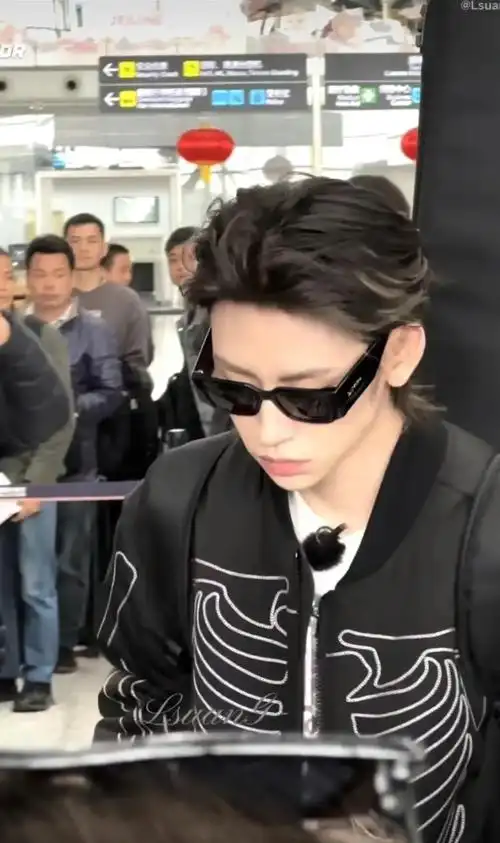 "鬼王-小琳凯"帅的太突出了7615#王琳凯 #小鬼王琳凯 - 抖音