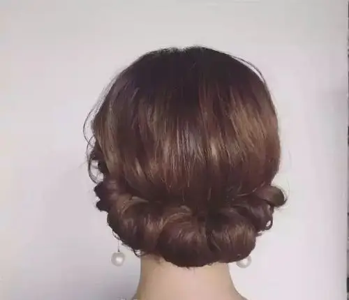 化妆技巧 短发新娘也可以玩盘发!